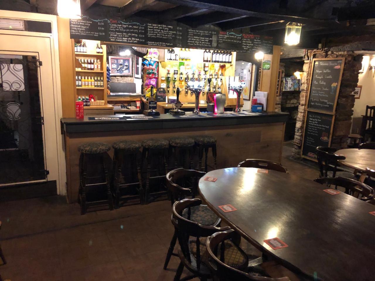 The Crosskeys Inn أوسك المظهر الخارجي الصورة