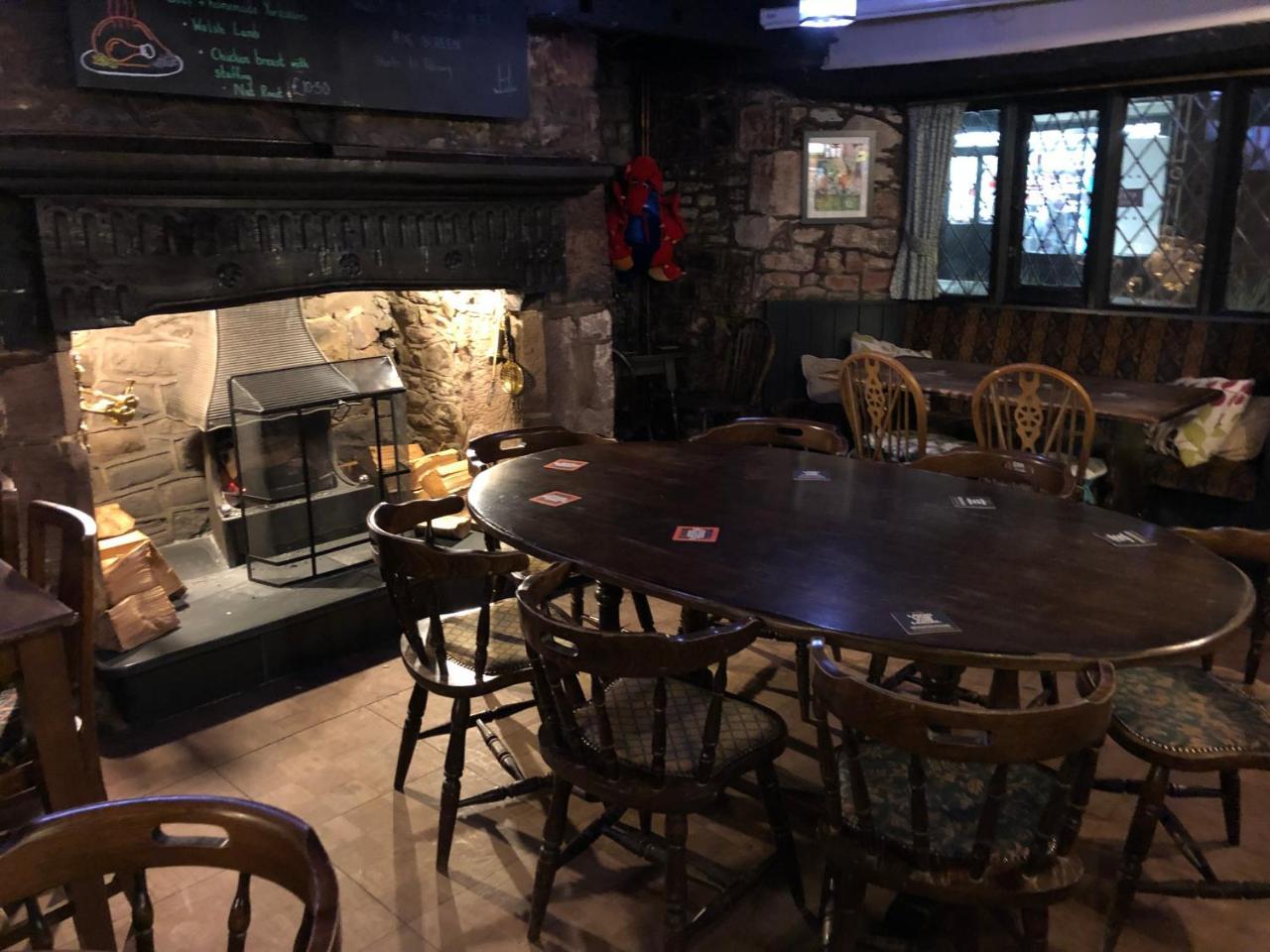 The Crosskeys Inn أوسك المظهر الخارجي الصورة