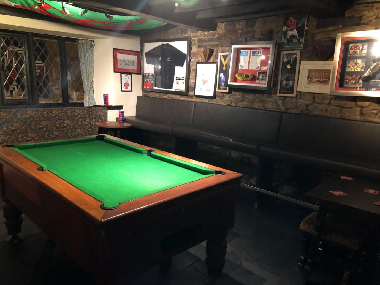 The Crosskeys Inn أوسك المظهر الخارجي الصورة